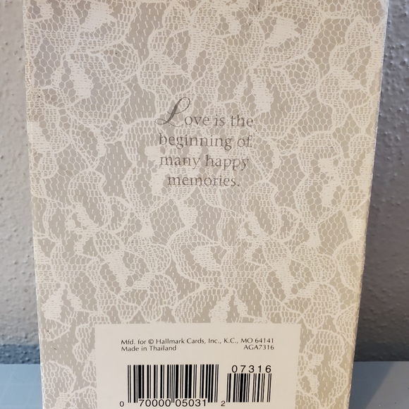 Keepsake Ornament-Hallmark Anniversary Collection - Picture 2 of 3